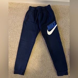 Boys gently worn Nike sweatpants